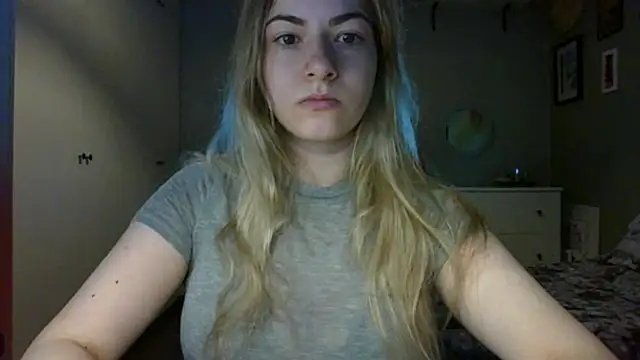 Snapshot of ROSIEx_sweet chatting on April 22, 2026, 6:53 am ROSIEx sweet online show from April 22, 2026, 6:53 am