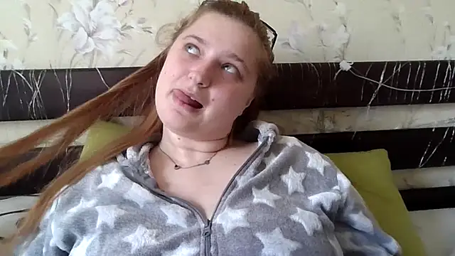 Snapshot of kila_lo chatting on April 16, 2026, 10:49 am kila lo online show from April 16, 2026, 10:49 am
