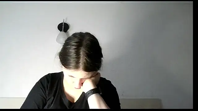 Snapshot of kila_lo chatting on February 14, 2025, 2:44 pm kila lo online show from February 14, 2025, 2:44 pm