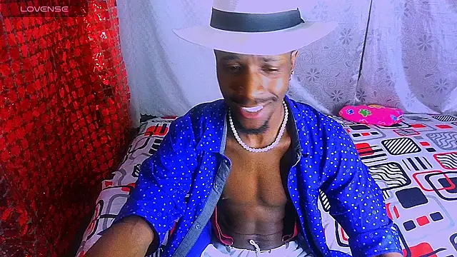 Snapshot of Aroonpapisex chatting on December 18, 2024, 2:21 am Aroonpapisex online show from December 18, 2024, 2:21 am