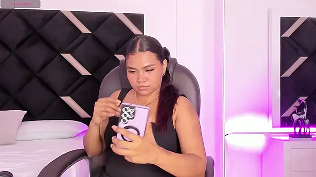 Carolina Evanss online show from May 2, 2026, 3:56 am