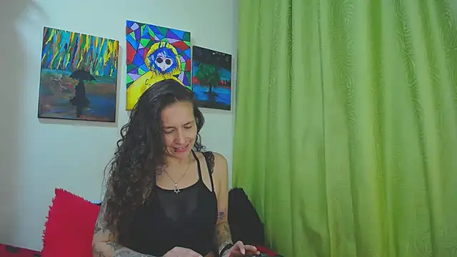 Snapshot of Leyla_Horny_Bg chatting on November 24, 2025, 12:43 am Leyla Horny Bg online show from November 24, 2025, 12:43 am