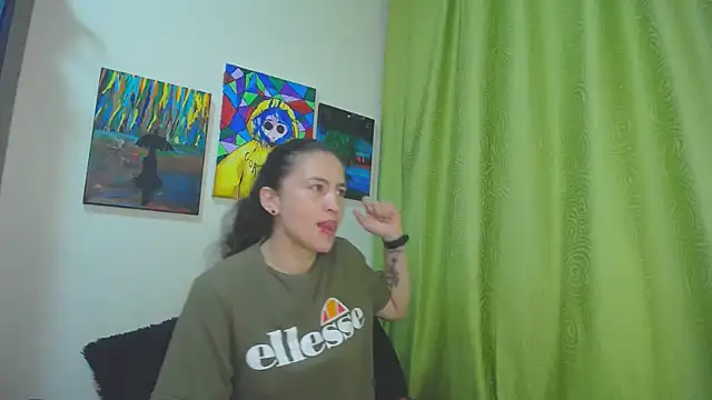 Snapshot of Leyla_Horny_Bg chatting on November 18, 2025, 11:37 pm Leyla Horny Bg online show from November 18, 2025, 11:37 pm