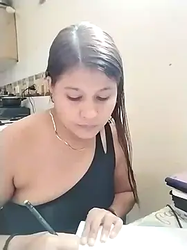 Snapshot of Stylevoluptuousvycky chatting on January 26, 2025, 8:13 pm Stylevoluptuousvycky online show from January 26, 2025, 8:13 pm