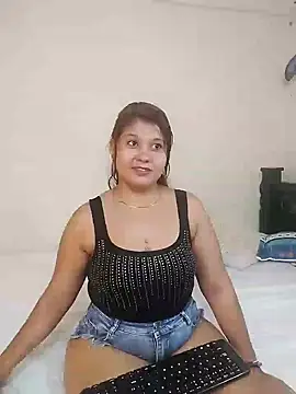 Snapshot of Stylevoluptuousvycky chatting on January 22, 2025, 2:48 am Stylevoluptuousvycky online show from January 22, 2025, 2:48 am