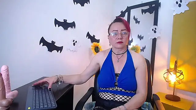 Lupiita223 online show from November 1, 2025, 12:54 pm