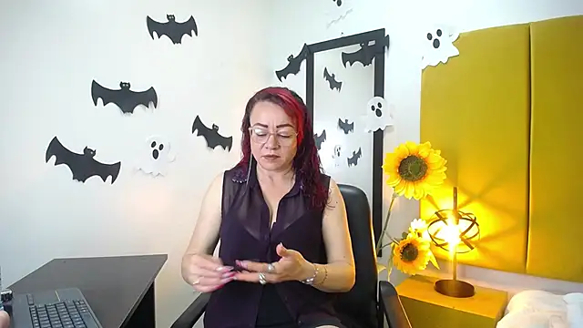 Lupiita223 online show from October 28, 2025, 1:10 pm