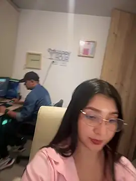 licky lu online show from May 4, 2026, 2:37 am