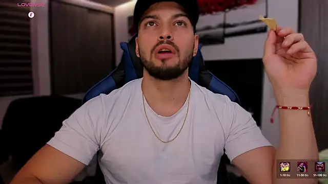 Snapshot of nick_klaus chatting on May 19, 2026, 11:23 pm nick klaus online show from May 19, 2026, 11:23 pm