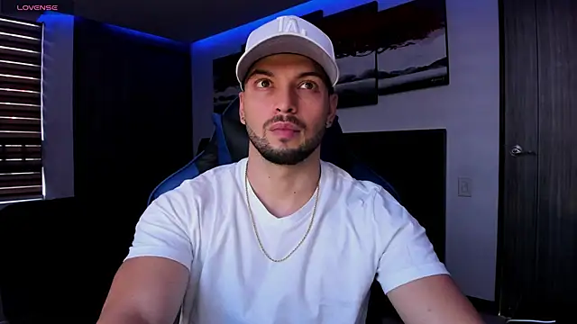 Snapshot of nick_klaus chatting on April 17, 2026, 10:45 pm nick klaus online show from April 17, 2026, 10:45 pm