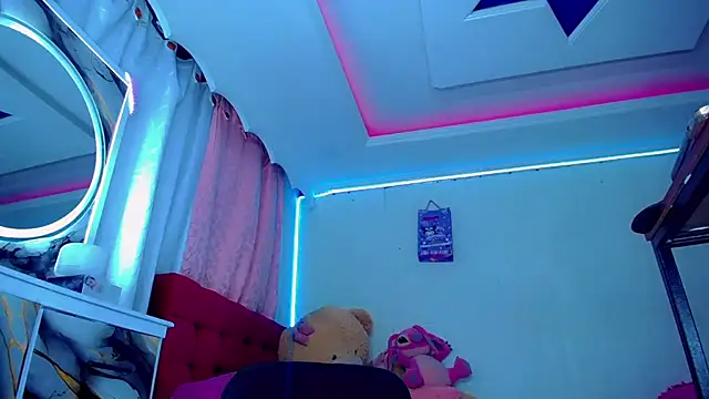TiffanyMackensyy online show from June 5, 2026, 1:43 am