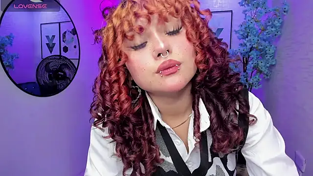 Snapshot of Theia_moon chatting on December 1, 2025, 1:56 pm Theia moon online show from December 1, 2025, 1:56 pm