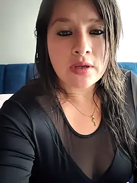 Neve Collins online show from May 7, 2026, 2:31 pm