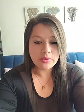 Neve Collins online show from February 18, 2026, 2:35 pm