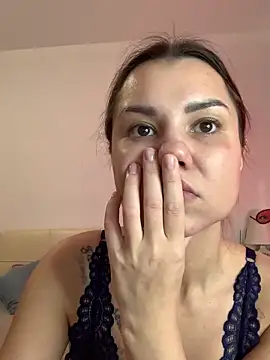 Snapshot of MiraMiss chatting on October 8, 2025, 7:32 am MiraMiss online show from October 8, 2025, 7:32 am