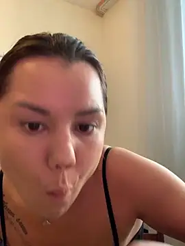 Snapshot of MiraMiss chatting on October 30, 2025, 10:13 am MiraMiss online show from October 30, 2025, 10:13 am