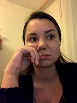 Snapshot of MiraMiss chatting on November 5, 2025, 9:18 pm MiraMiss online show from November 5, 2025, 9:18 pm