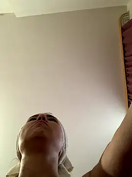 Snapshot of MiraMiss chatting on October 31, 2025, 9:50 am MiraMiss online show from October 31, 2025, 9:50 am