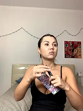 MiraMiss online show from November 29, 2025, 7:30 am