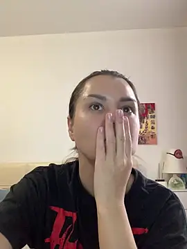 Snapshot of MiraMiss chatting on October 17, 2025, 7:44 am MiraMiss online show from October 17, 2025, 7:44 am