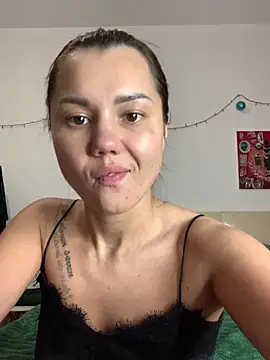 MiraMiss online show from December 19, 2025, 8:17 am