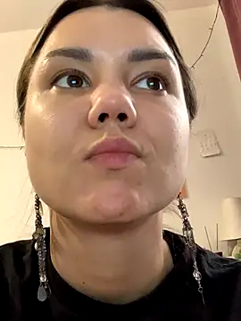 Snapshot of MiraMiss chatting on November 10, 2025, 8:41 am MiraMiss online show from November 10, 2025, 8:41 am