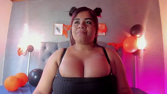 Snapshot of MeridaLane chatting on October 4, 2025, 1:56 pm MeridaLane online show from October 4, 2025, 1:56 pm