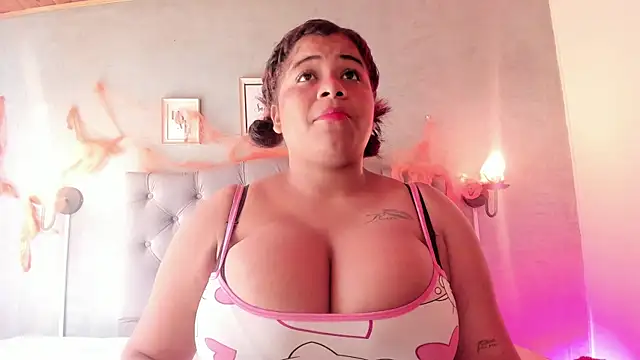 Snapshot of MeridaLane chatting on October 15, 2025, 2:58 pm MeridaLane online show from October 15, 2025, 2:58 pm