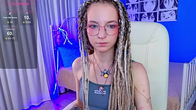 Snapshot of VioletShine chatting on November 17, 2025, 3:05 pm VioletShine online show from November 17, 2025, 3:05 pm