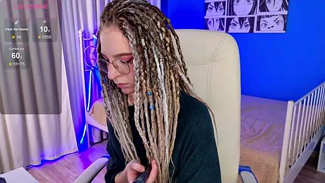 Snapshot of VioletShine chatting on November 27, 2025, 1:11 pm VioletShine online show from November 27, 2025, 1:11 pm