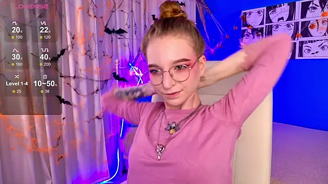 Snapshot of VioletShine chatting on October 22, 2025, 12:26 pm VioletShine online show from October 22, 2025, 12:26 pm