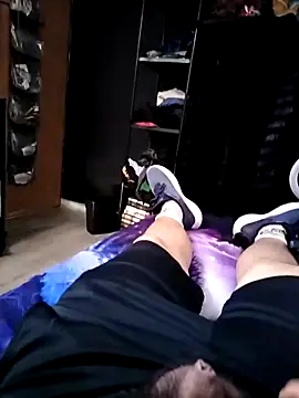 Alee3xxx online show from October 30, 2025, 4:48 pm