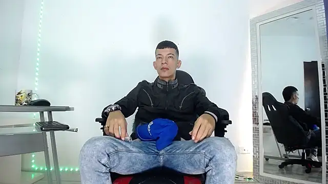 Snapshot of Favel_Gomez7 chatting on December 23, 2024, 12:19 pm Favel Gomez7 online show from December 23, 2024, 12:19 pm