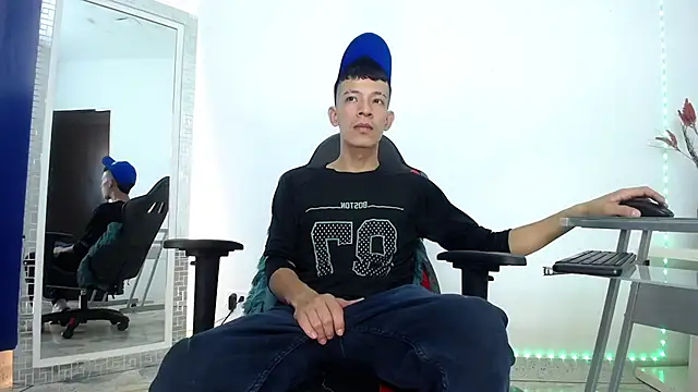 Snapshot of Favel_Gomez7 chatting on December 11, 2024, 1:49 pm Favel Gomez7 online show from December 11, 2024, 1:49 pm