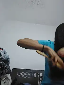 Queenjenn   online show from May 13, 2026, 4:52 am
