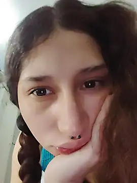 Snapshot of Queenjenn__ chatting on October 28, 2025, 5:56 pm Queenjenn online show from October 28, 2025, 5:56 pm