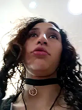 Snapshot of Queenjenn__ chatting on February 4, 2025, 2:21 pm Queenjenn online show from February 4, 2025, 2:21 pm