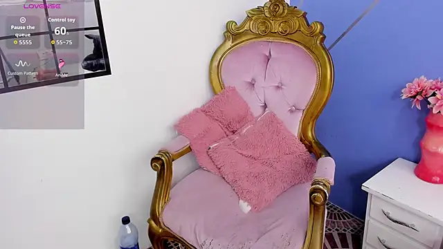 Snapshot of DannaMishellx_ chatting on October 8, 2025, 2:51 pm DannaMishellx online show from October 8, 2025, 2:51 pm