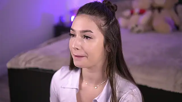 Snapshot of VixenAmour chatting on October 27, 2025, 4:24 am VixenAmour online show from October 27, 2025, 4:24 am