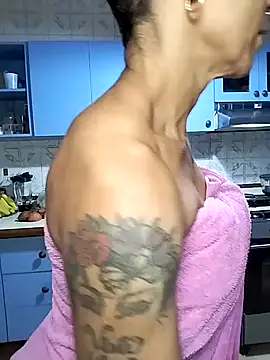 Snapshot of Alison_fitness chatting on November 7, 2025, 12:37 am Alison fitness online show from November 7, 2025, 12:37 am