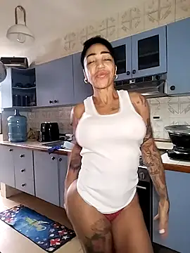 Snapshot of Alison_fitness chatting on November 29, 2025, 11:10 am Alison fitness online show from November 29, 2025, 11:10 am