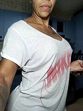 Snapshot of Alison_fitness chatting on October 11, 2025, 10:16 am Alison fitness online show from October 11, 2025, 10:16 am