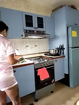 Snapshot of Alison_fitness chatting on November 26, 2025, 11:10 am Alison fitness online show from November 26, 2025, 11:10 am