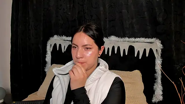 Snapshot of jenifer__power10 chatting on December 4, 2025, 7:35 pm jenifer power10 online show from December 4, 2025, 7:35 pm