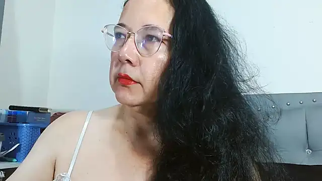 Snapshot of maturepriscila chatting on June 5, 2026, 12:33 pm maturepriscila online show from June 5, 2026, 12:33 pm