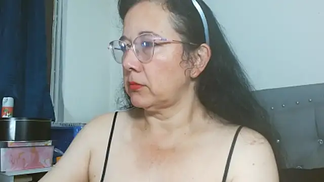 maturepriscila online show from April 13, 2026, 1:26 pm