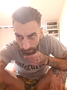 Italian69am online show from December 21, 2025, 1:35 pm