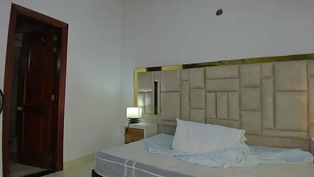 Snapshot of valtira_nova chatting on July 10, 2026, 12:43 am valtira nova online show from July 10, 2026, 12:43 am