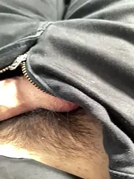 Snapshot of xxxxxrenxxxxx chatting on December 20, 2024, 3:36 am xxxxxrenxxxxx online show from December 20, 2024, 3:36 am