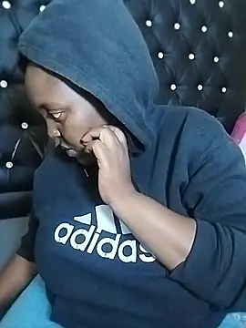 CHERRYYUMMY online show from November 3, 2025, 11:52 pm